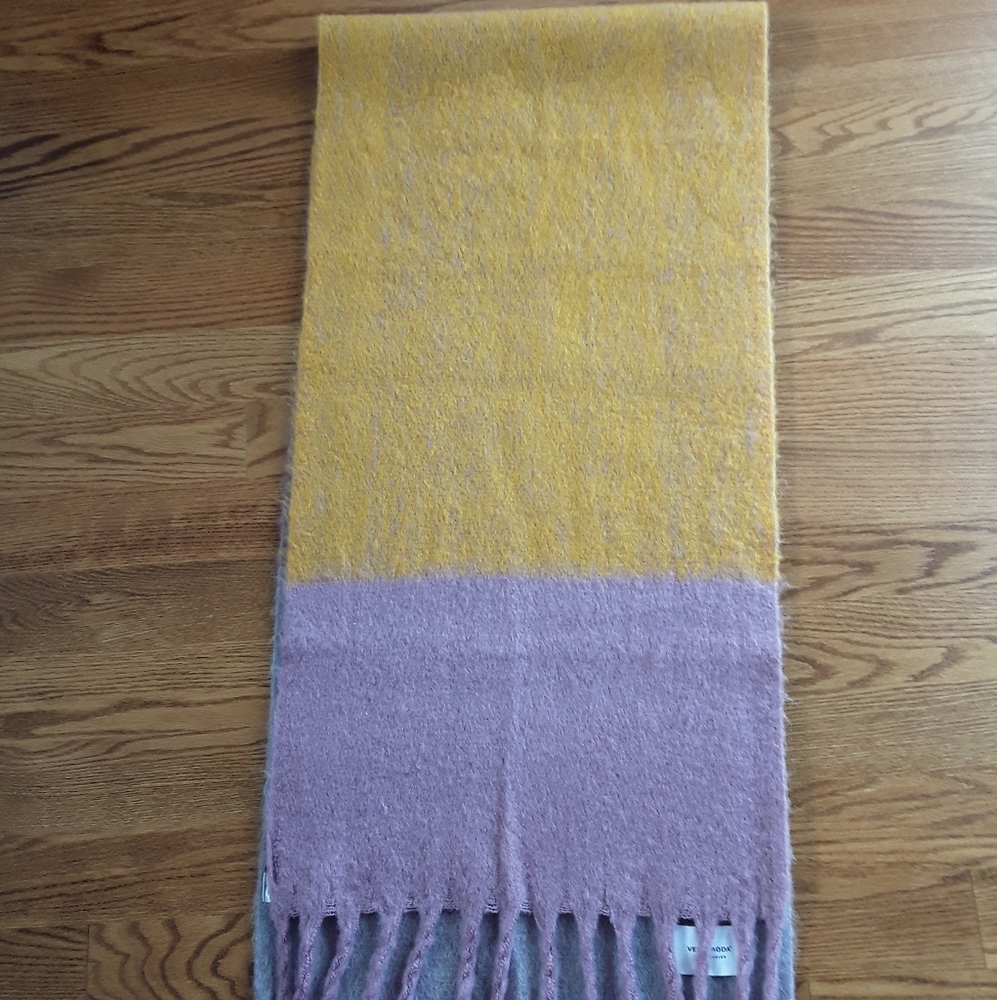NWOT fringed maxi scarf - Picture 4 of 5